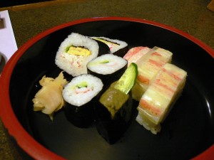 壽司拼盤,全都有蟹在內